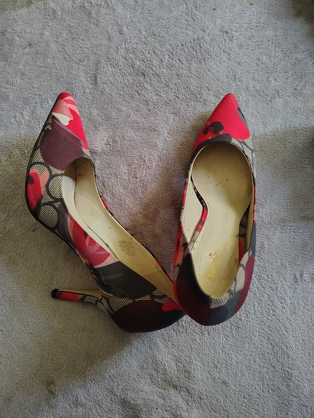 Nine West Red and Black Floral Pointed Toe Pumps